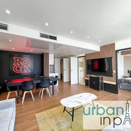 Urbanflat 128 - Champs-elysees Penthouse Apartment *